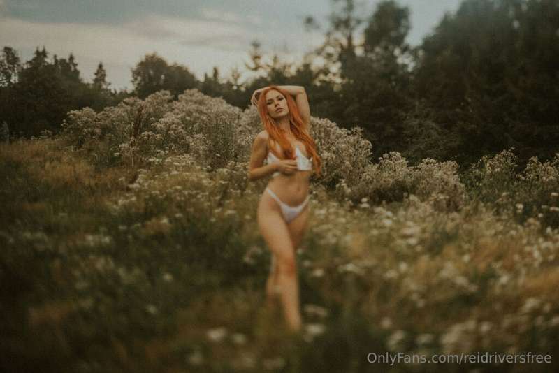 I can be your nude model... who wants to paint me?