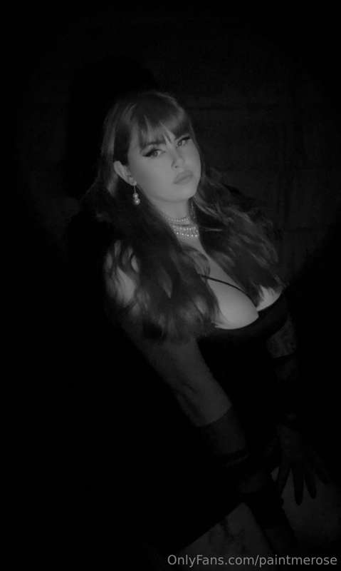 I don’t think I have ever posted black and white pics before.. 16