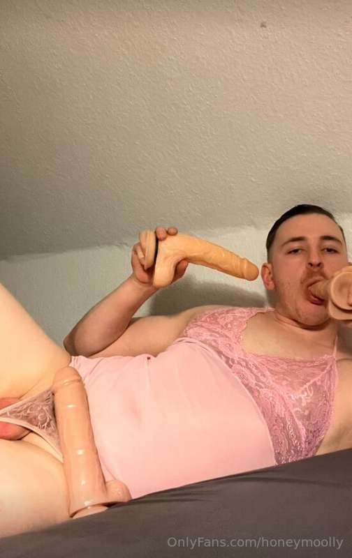 This fucking BITCH LOVES TO BE EXPOSED! he enjoys when I pos.. 3