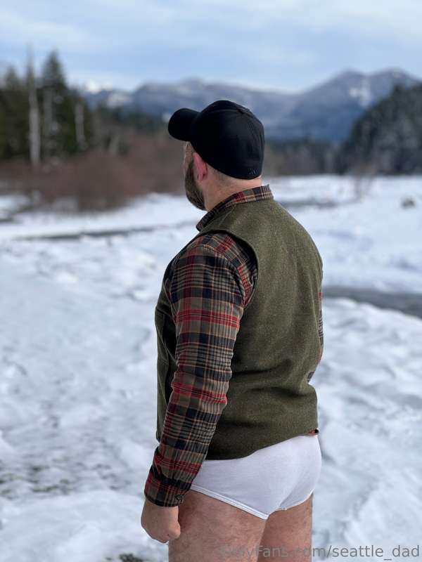 Took a trip out to the mountains last week.  Had a little fu.. 4