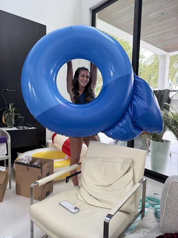 First time seeing an OnlyFans floaty lol!