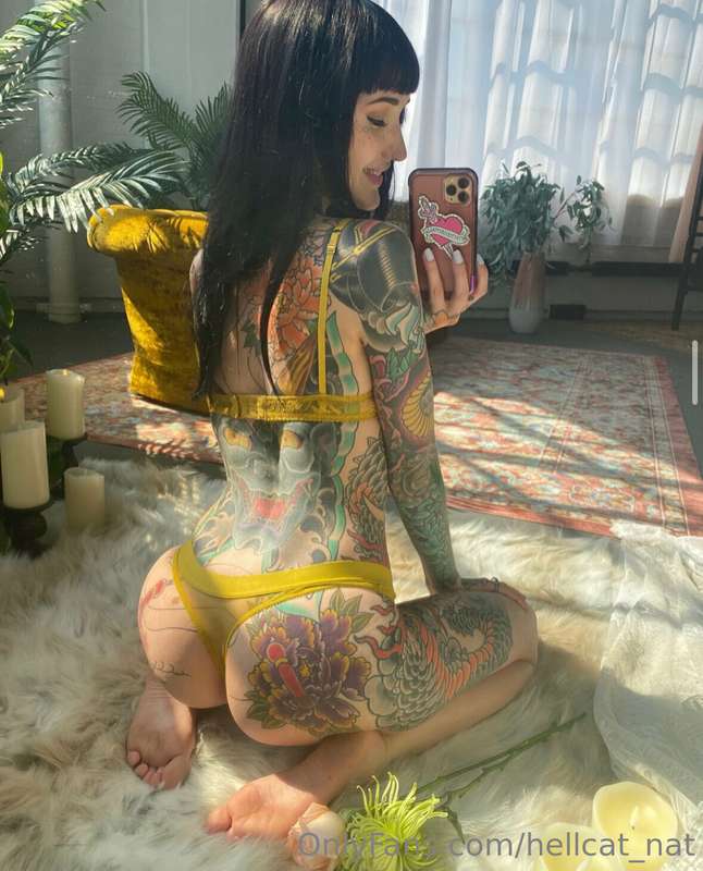 hii, just dropping in to wish you a v gr8 Sunday Bumday 👅🍑