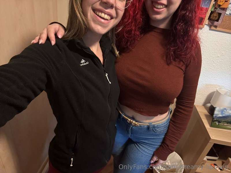 She's here bitcheeeees 