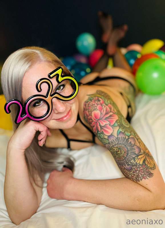 **Happy New Years!!! Here’s to a great 2023 full of sexy & k.. 20