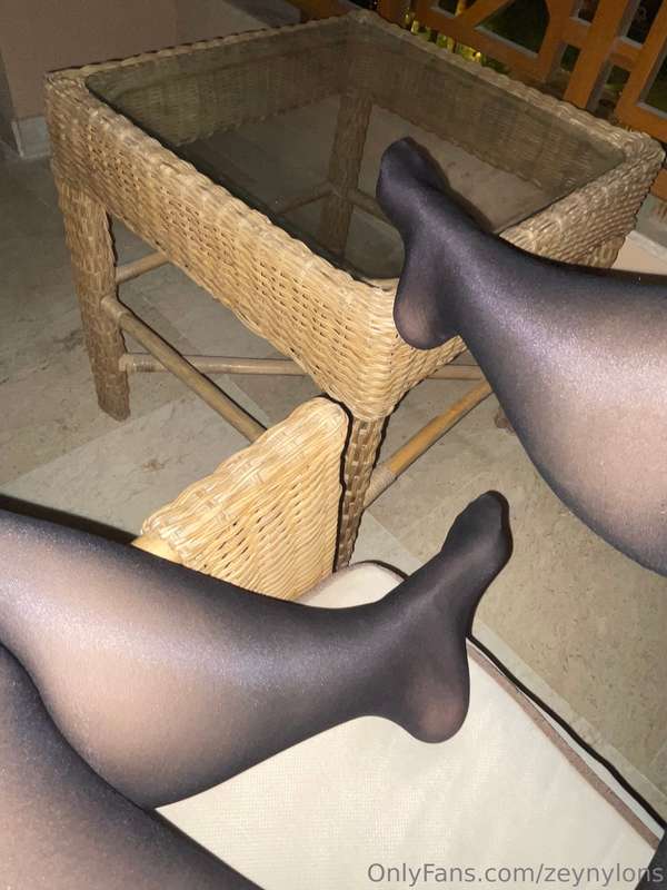Zeynylons - Onlyfans - 28 Jun, 2025 5