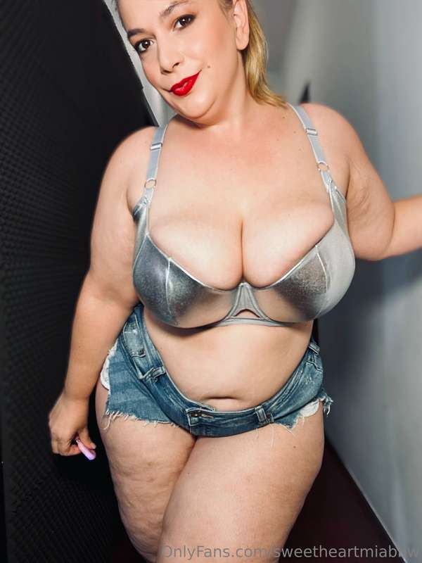 I kind of love this bra! 4