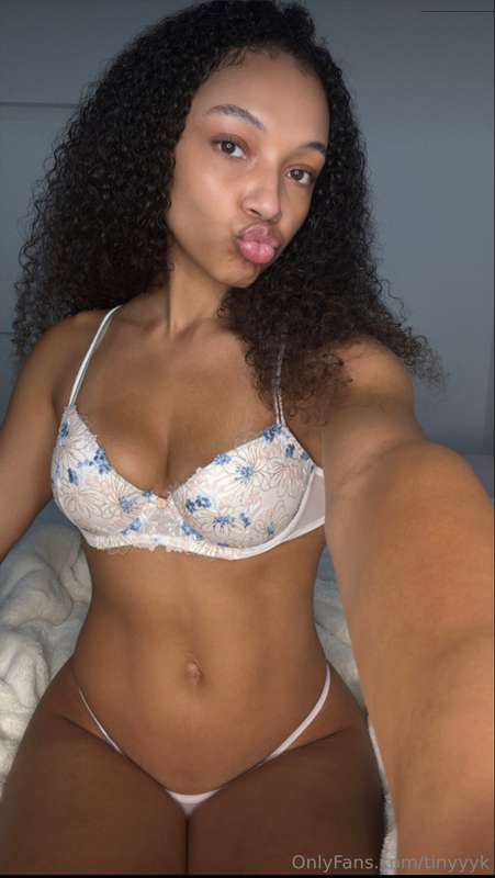 🚨 ON LIVE NOW🚨Amazing Beauty boriqua @kaylinbradshaw created..