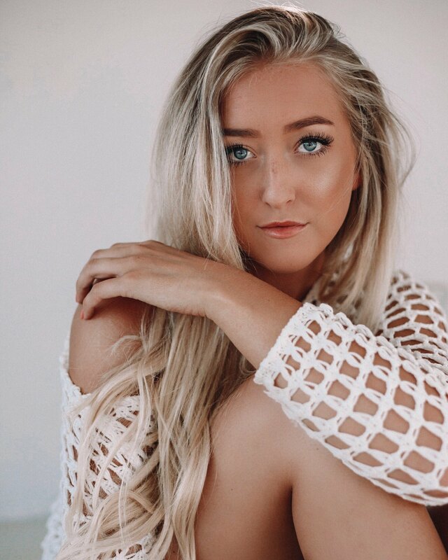 one of my few modeling photos, everyone always asks for me t..