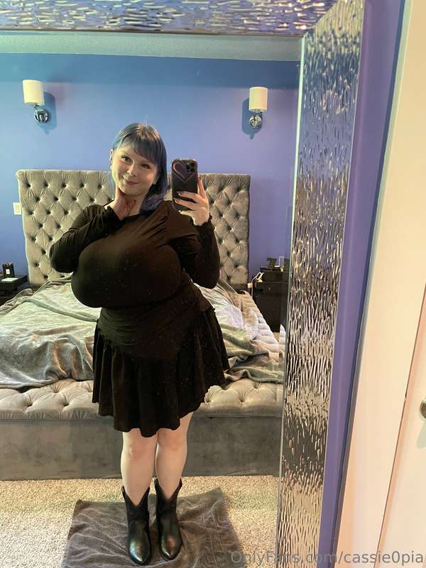 Happy mommy’s day! Outfit for today and outfit for tonight 😇 3