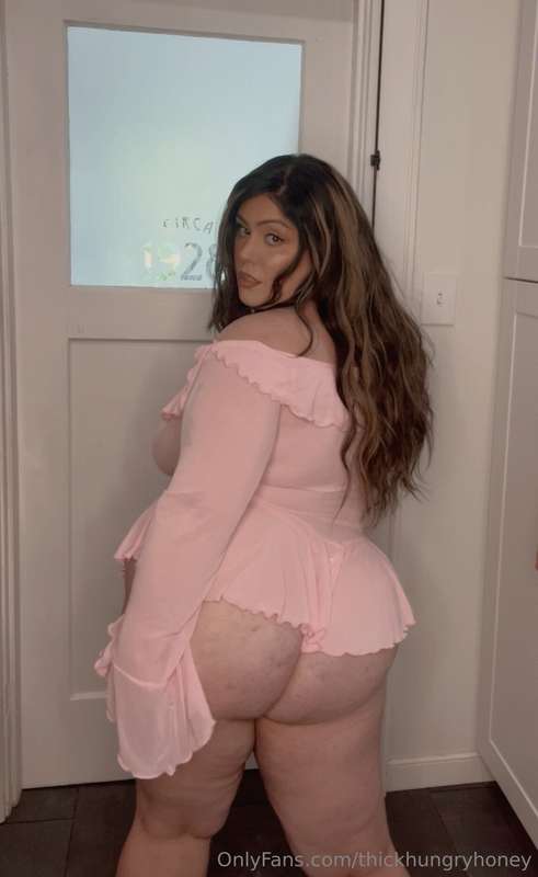 This outfit had me feeling so hot and fat 🐽Don’t you think i.. 14