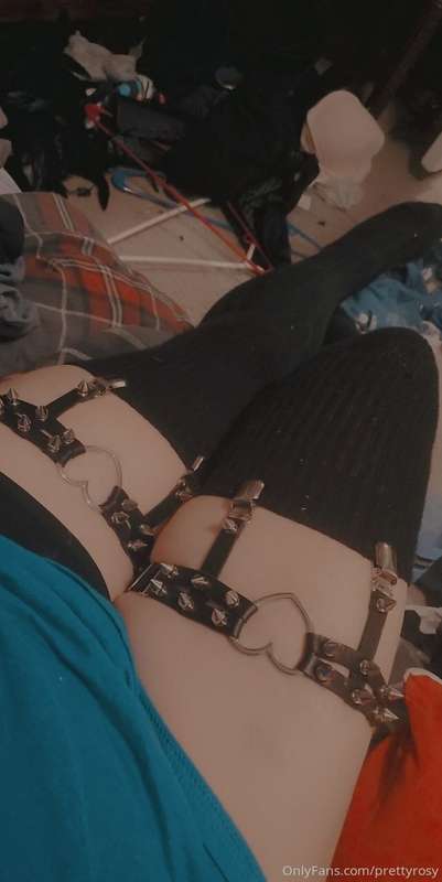 Got some cute garters, they make me feel pretty 👉👈🥺💞  Maybe ..