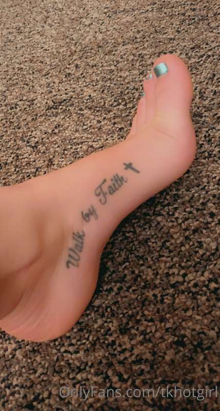 Selling feet pics ! 🧖🏼‍♀️
