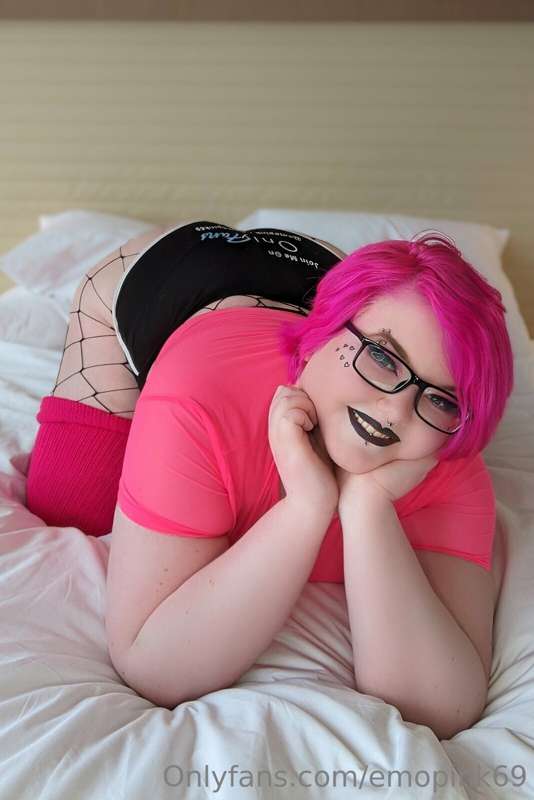 🥵MAKE ME THE TOP RATED BBW ON ONLYFANS! 🥵Go like 50 of my po..