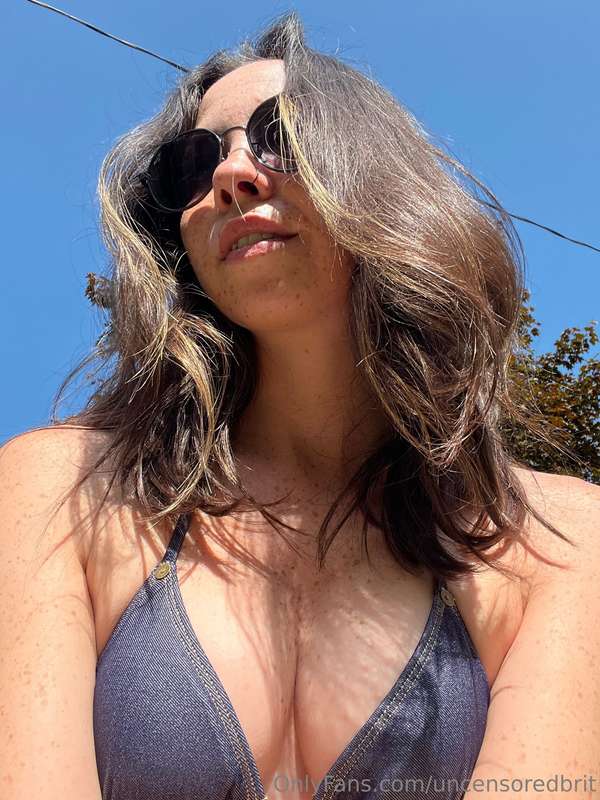 tanning weather ☀️👙 4