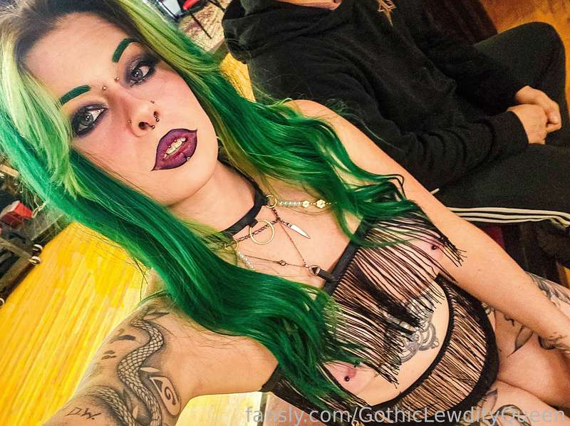 Gothiclewdityqueen - Fansly - 08 Apr, 2025
