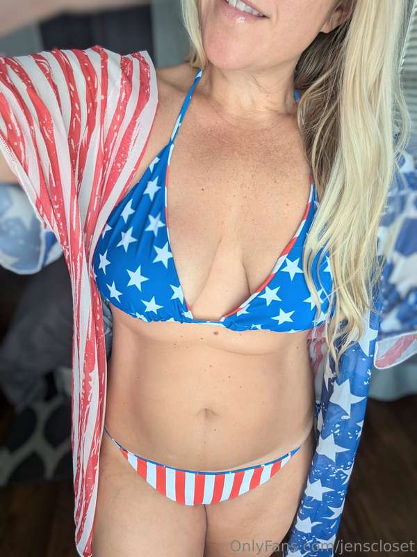 Hope I'm not interrupting your barbeque...😉🇺🇸♥️🤍💙 7