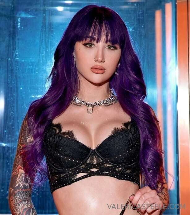 my NEW Slayed scene is out now 😈😈with Sarah Illustrates