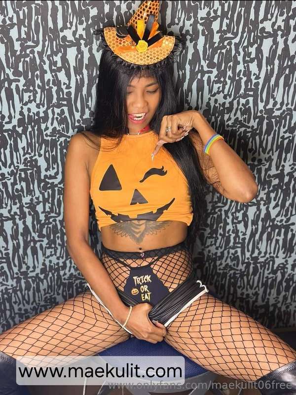 Trick or Treat gone wrong🎃👻👅