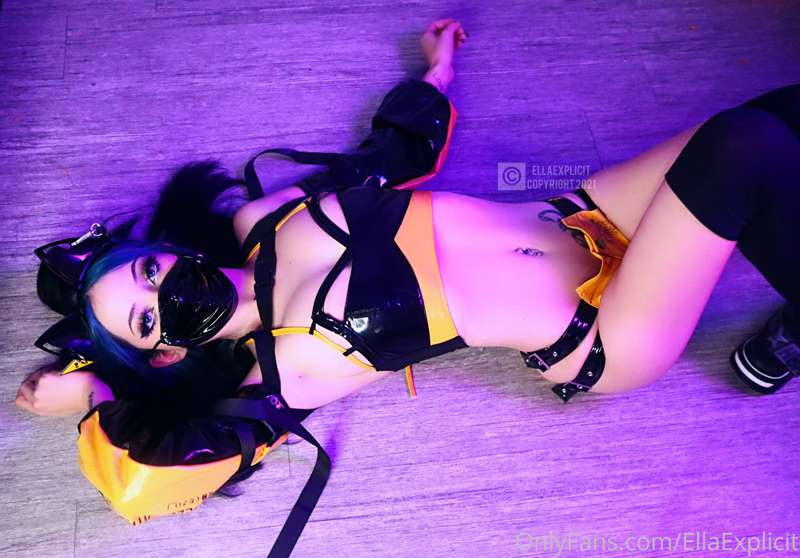 tomorrow is CYBER GORL MONDAY ^◕ﻌ◕^ฅ be on da look out for u.. 2