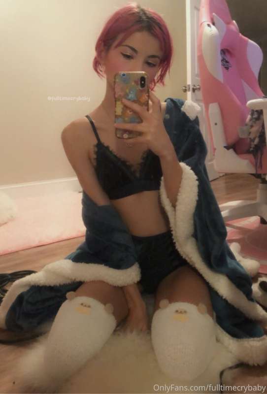 happy christmas eve! i gotta work today and then i'm gonna g.. 7