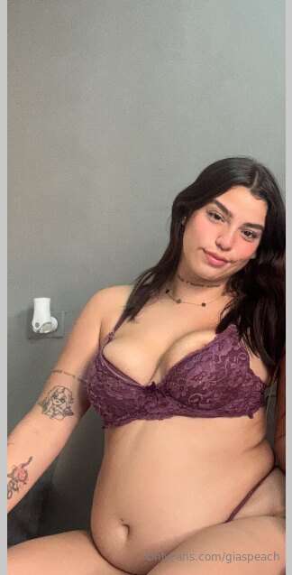Would you rather watch me play solo 🛏️ or take the lead for ..