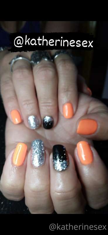 Here's a Nail Special Hands 💅🧡 and Feet 👣💛 I hope you like i..