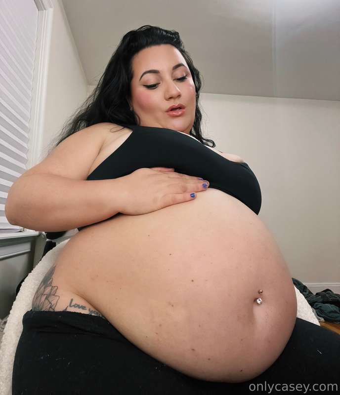 My belly is in its softest and squishiest era yet and I’m so.. 2