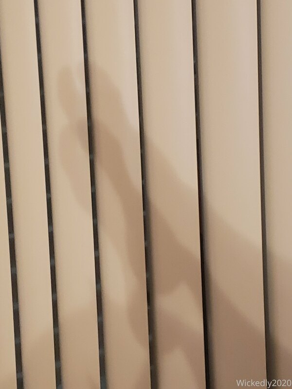 Just a shadow of the toes/foot! 1