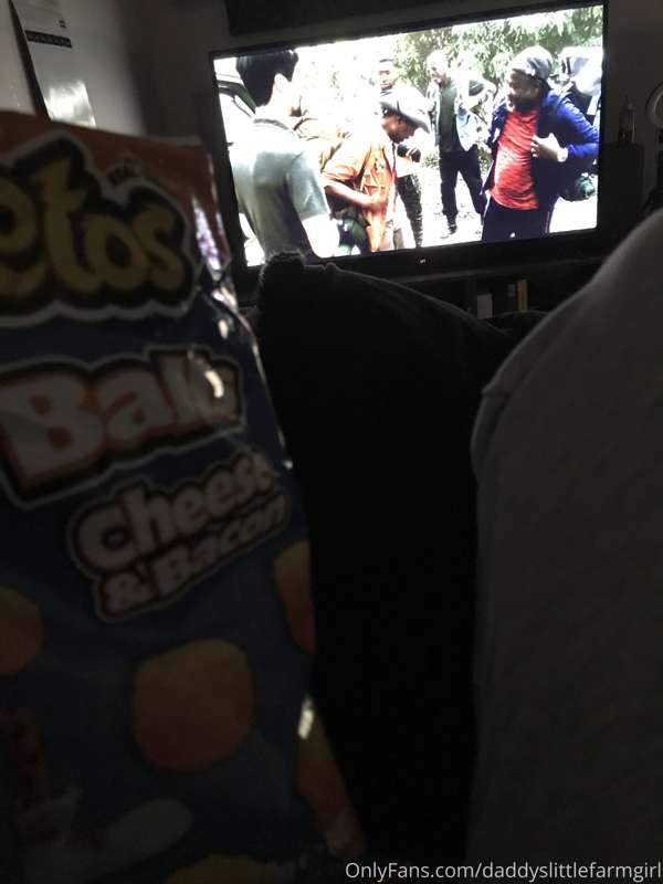 Watching a movie with daddy and eating fav snackies ☺️😋