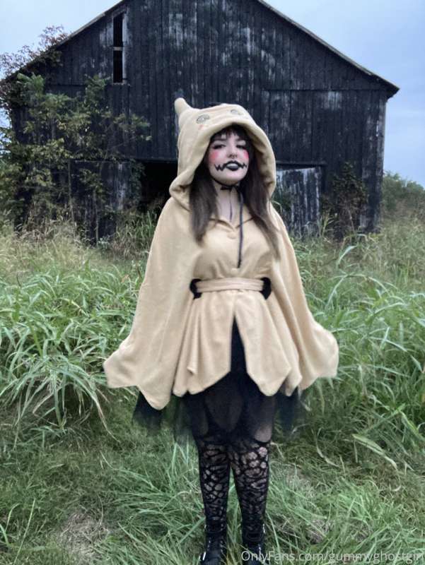 A wild mimikyu has appeared! What will you do? 🖤 30