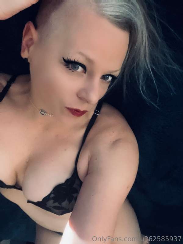have a fantastic day 🖤💋 7