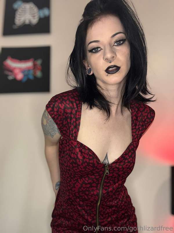 My new dress comes off so easily