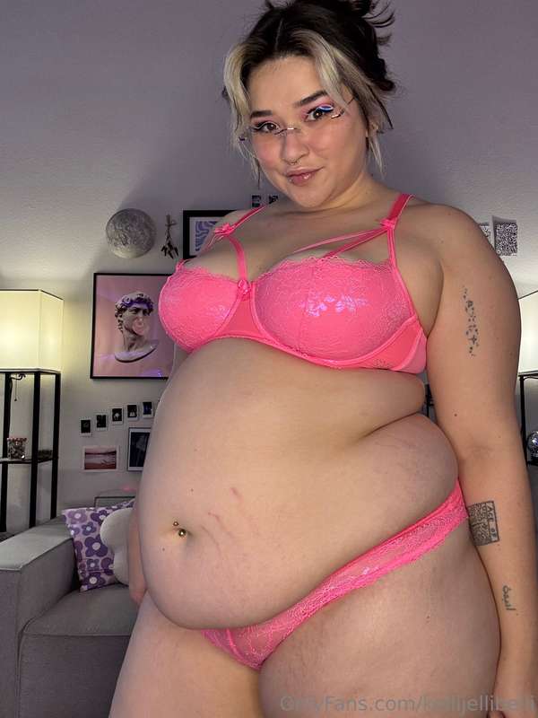 This bra is getting soo tight 🥵