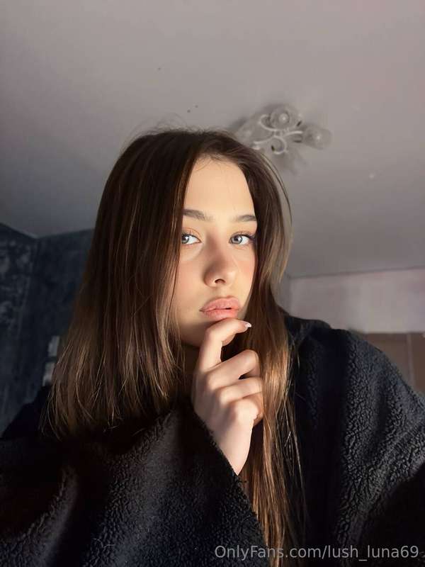 Confidence is my best outfit and I wear it every day 😉🔥