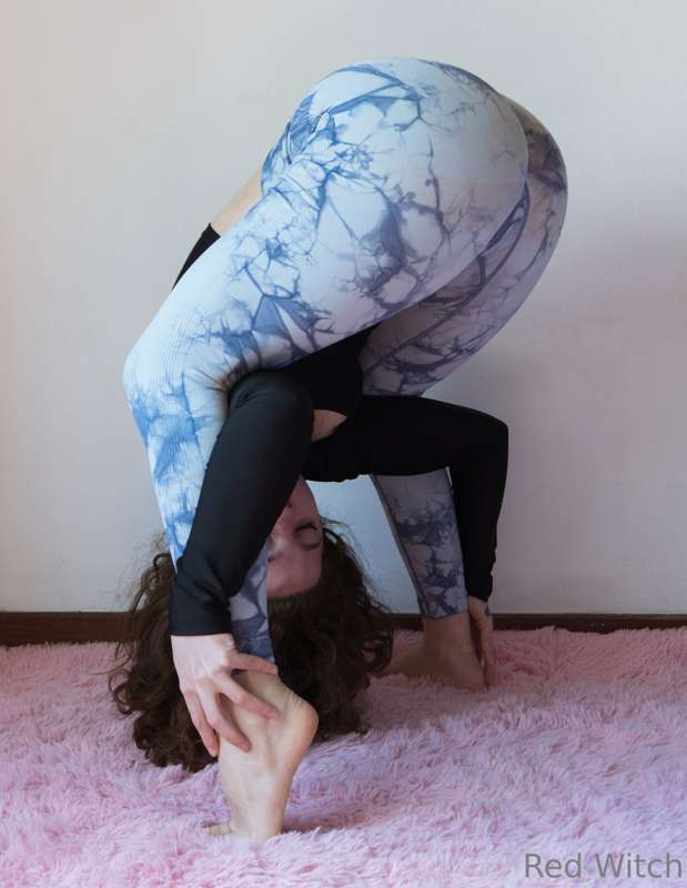 would you help me stretch? // me ayudarías a estirar? 1