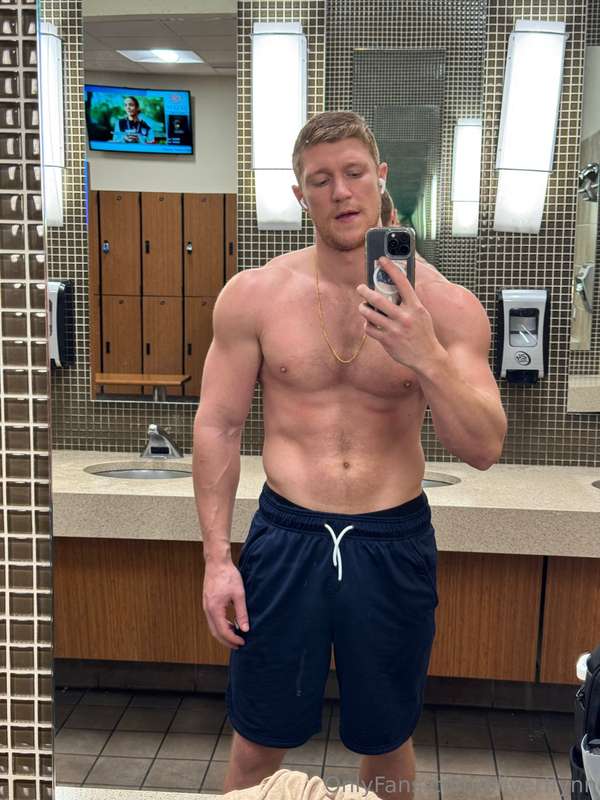 can you guess how big it is? 😈🍆