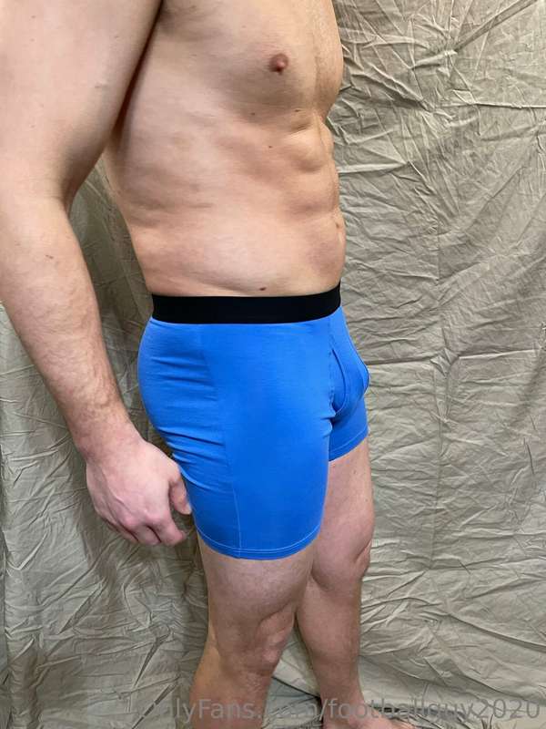 don't you just wanna suck on his amazing nipples! 15