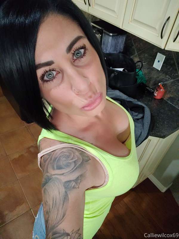 Few pics from last night. I had a very rough night and unfor.. 3