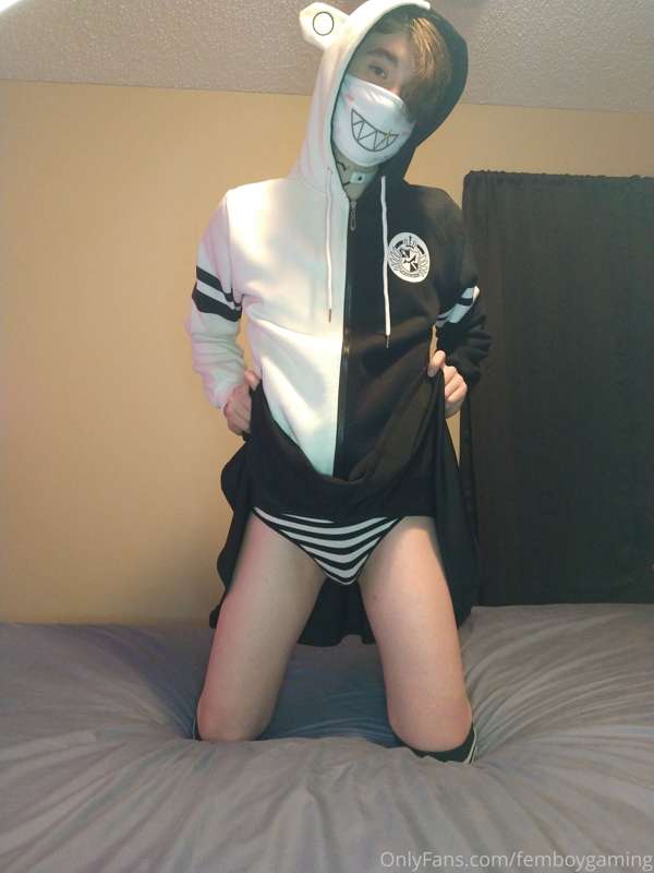 Anyone like Danganronpa? Well...this femboy got his punishme.. 2