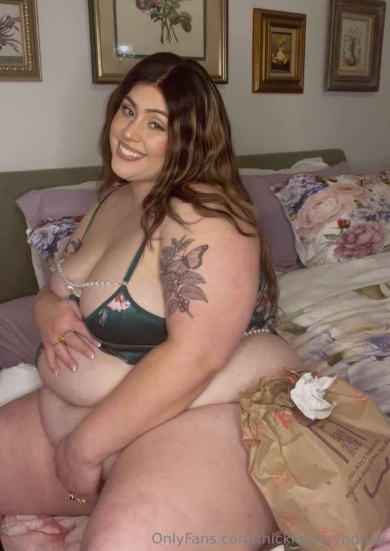 I would really be the finest feedee wife 🥺💖 9