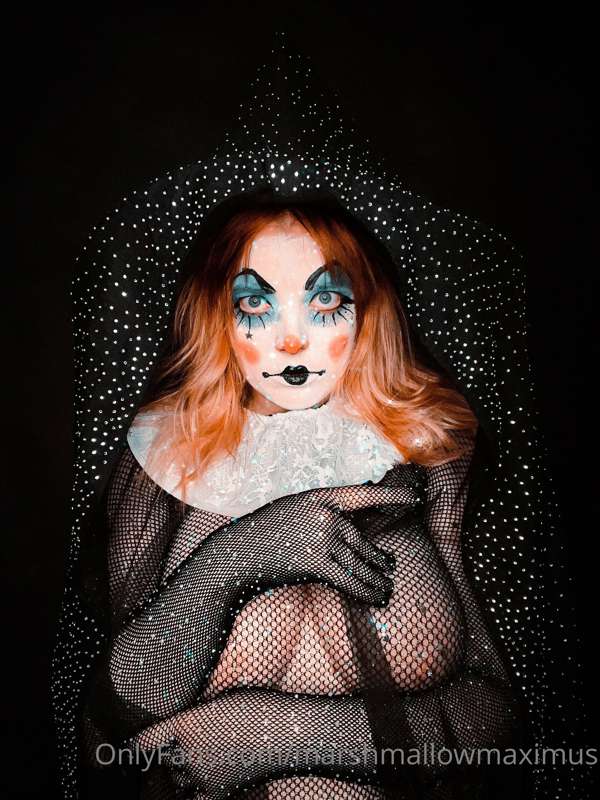 Sparkly clown titties hehe ✨✨✨