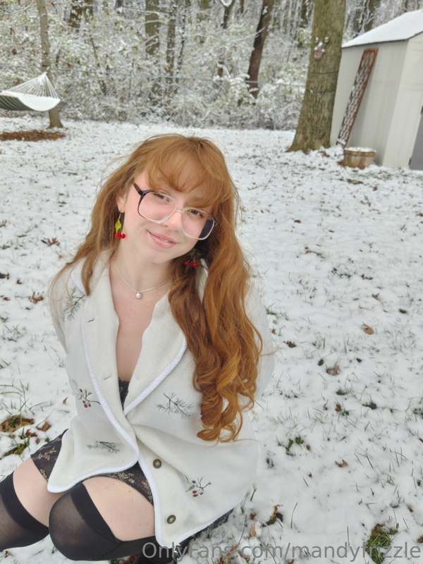 Its so nipply out in the snow 3