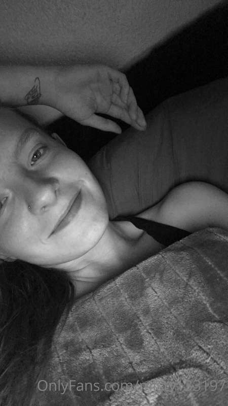 Can’t sleep. Come keep me company 😙