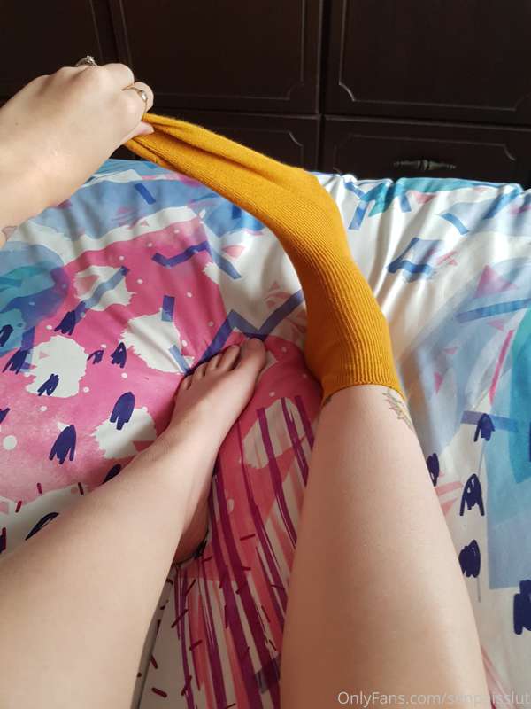 Do you like watching me take off my socks? 5
