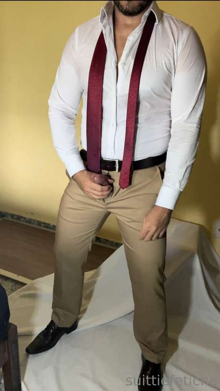 Cada vez me dá mais vontade de vestir roupa social. Gozo fác.. 7