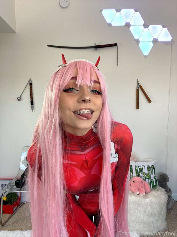 Zero Two set pt. 5 🌸🖤🧠🌩🍭🧸 21