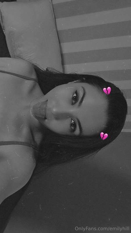 I'm live xxxx link in bio 😇  4