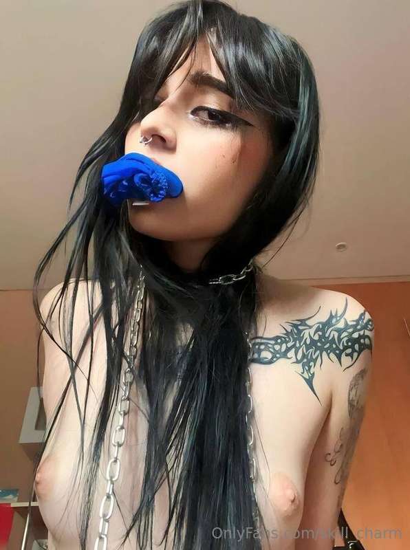 ## **SUB FOR FREE AND PLAY WITH HER TONIGHT ****@nefer_titi_..