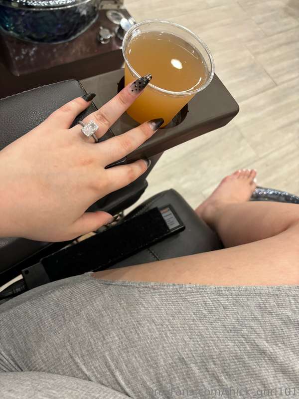 Thick_Gurl101 - Onlyfans - 19 Aug, 2024 15