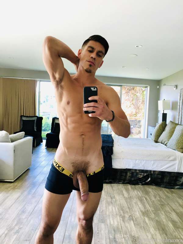 Rock out wit my cock out 🍆